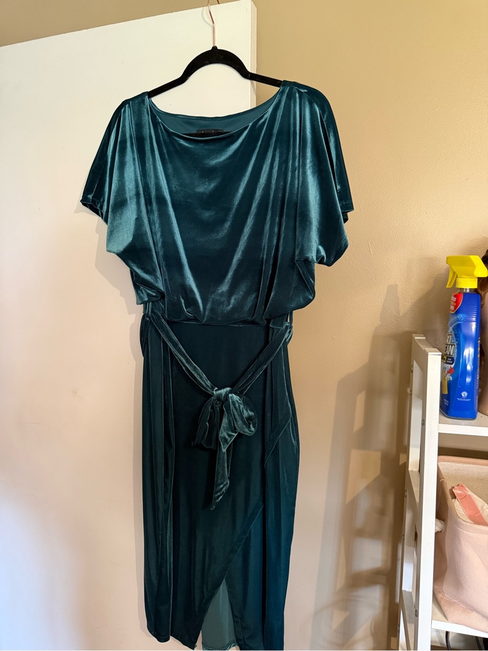 Emerald Green Velvet Tie-Waist Midi Dress